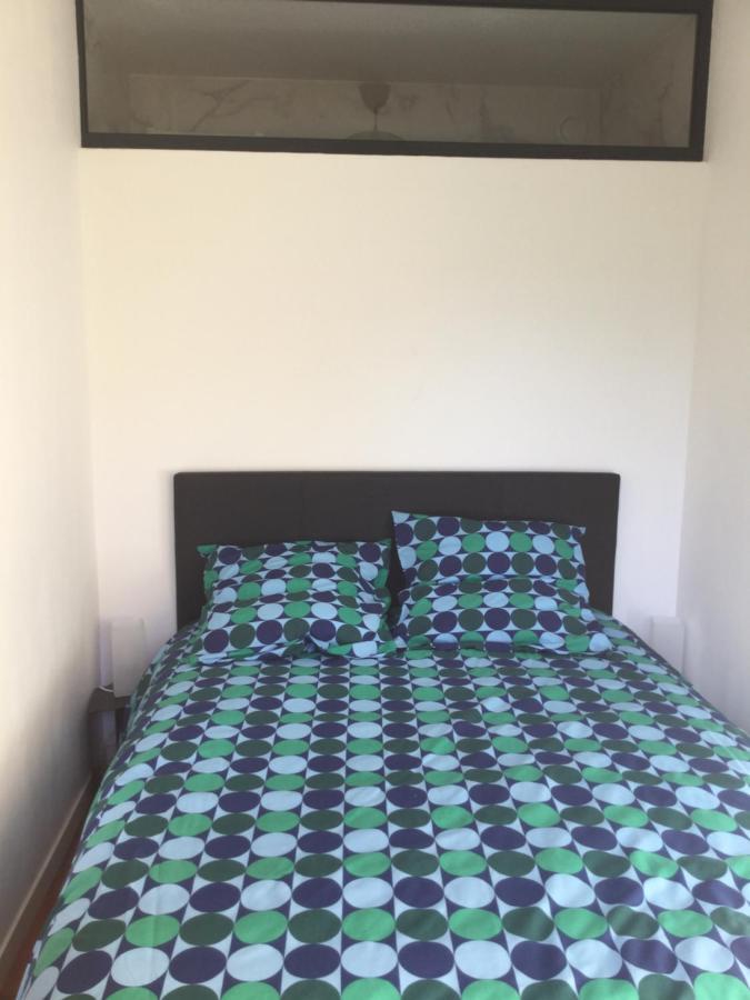 Calme Et Cosy Proche Quartier Port Apartment Nizza